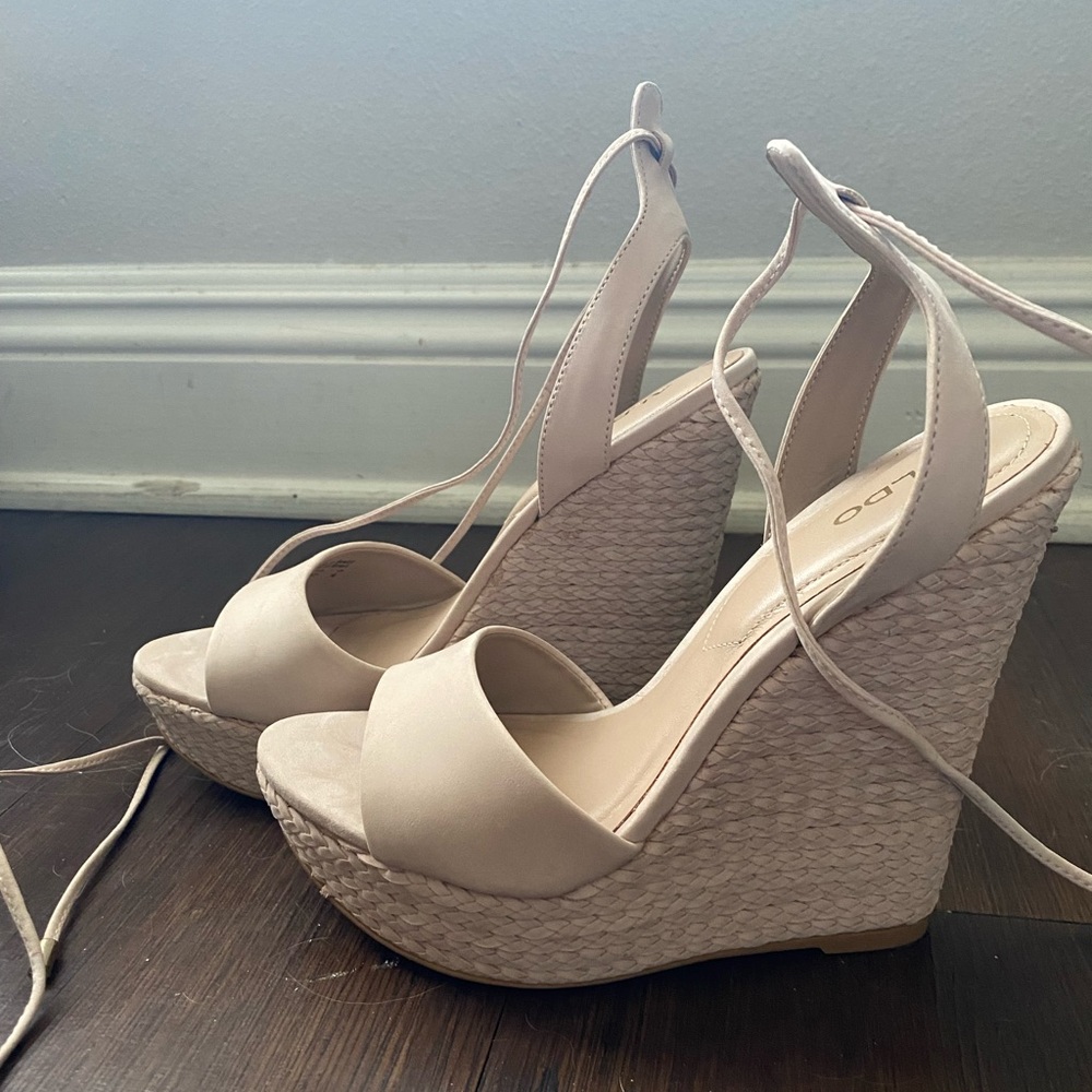 Aldo Womens Wedges size 6.5 with straps. Light pinkish/beige color